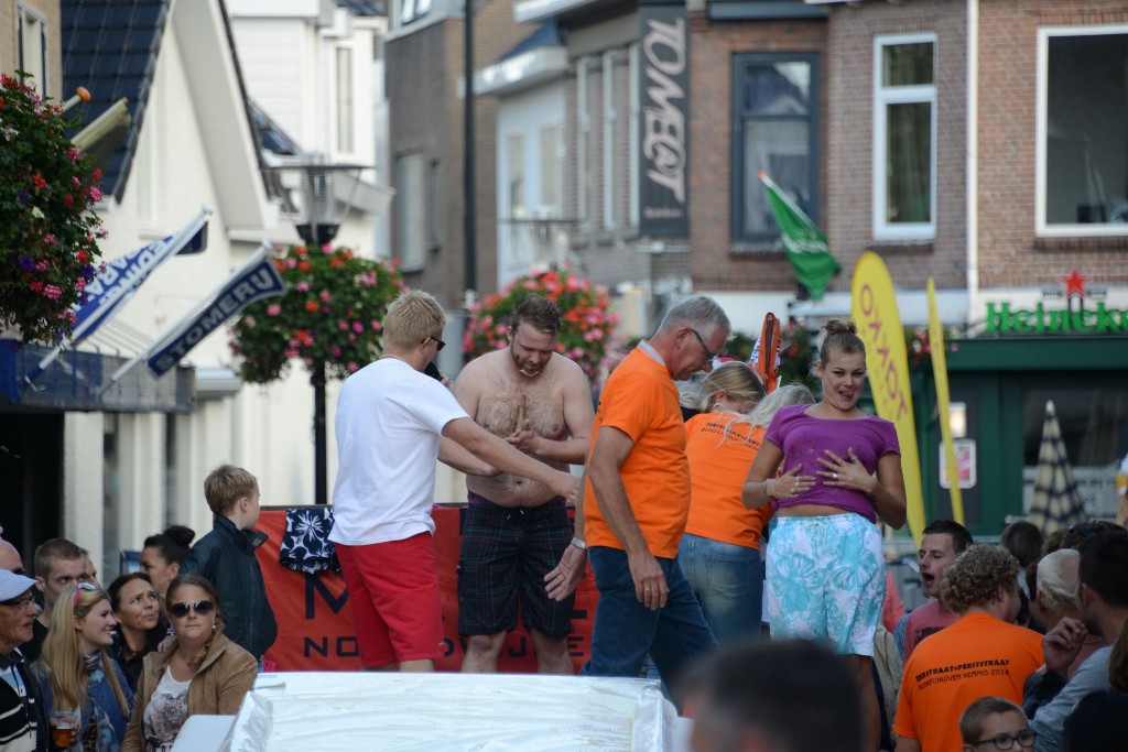 ../Images/Donderdag kermis 082.jpg